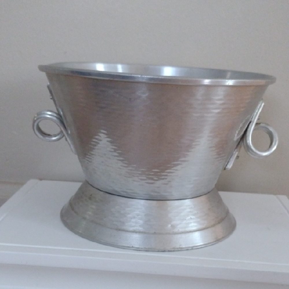 Vintage Nasco Aluminum Hammered Metal Bowl with handles Italy